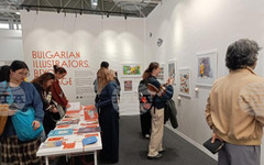 Изложбата на български илюстрации "Отвъд страницата" привлича интереса на публиката на Международния панаир на детската книга в Болоня