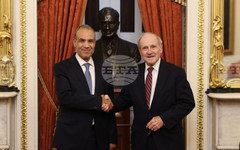 МЕНА: Египетският външен министър обсъди с американски сенатор дипломатическите усилия за деескалация в Близкия изток