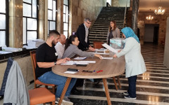 Няма 48 подписа: АПС не успя да сезира КС за орязването на секциите в чужбина