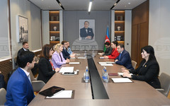 АЗЕРТАДЖ: Заместник-министърът на външните работи на Азербайджан се срещна с американски икономически и енергийни представители