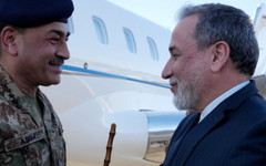 Пакистанска делегация пристигна в Техеран за преговори за примирие