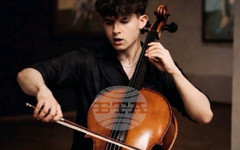 Челистът Филип Цочев представя произведения на Хайдн и Попер в Софийската градска художествена галерия