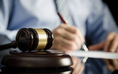 Изправят пред съда мъж за атака срещу израелското посолство в Лондон