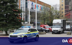 Пристигнаха хартиените ролки за машинния вот в Хасково (СНИМКИ)