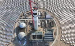 Китай строи най-голямата в света комбинирана слънчева централа