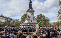 Проектозакони за антисемитизма във Франция и Италия предизвикват полемика за свободата на словото