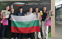 Два медала спечелиха български гимназистки от Европейската олимпиада по математика за момичета във Франция