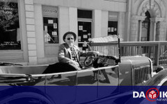 Ретро парад на автомобили в Сливен: класика, история и почит към Валентин Дойчинов