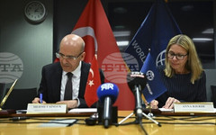 АА: Турция подписа договор със Световната банка за финансиране на голям проект за железопътен прелез в Истанбул