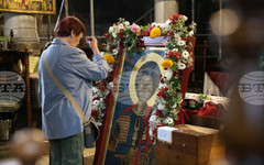 Честната глава на свети великомъченик Георги Победоносец пристига за първи път от Атон в Румъния