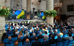 Украинският президент Зеленски получава нидерландска награда за смелостта, проявена по време на войната с Русия