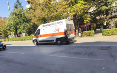 18-годишен се блъсна в дърво в Старозагорско, непълнолетно момиче е в болница