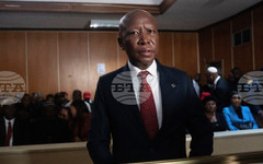 Южноафриканският политик Джулиъс Малема беше осъден на пет години затвор по дело за стрелба с огнестрелно оръжие