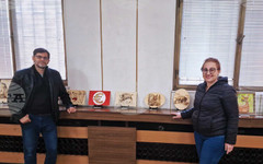 Съвместна изложба в библиотеката в Търговище откриват самоуките художници Станка Вълчанова и Александър Филипов