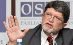 ЕП затяга тона към режима на Вучич: 531 поправки по доклада на Пицула, с критики за връзките с Русия, корупцията и репресиите