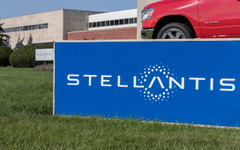 Автомобилният гигант Stellantis ще внедрява AI в колите си заедно с Microsoft