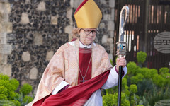 Новият водач на Англиканската църква заяви, че застава зад призива на папа Лъв XIV за мир