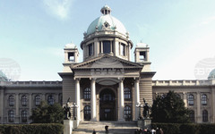 Сръбският парламент отново не събра кворум за вота на недоверие срещу правителството на Джуро Мацут