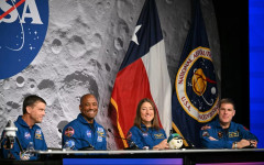 Астронавтите от Artemis II с разказ за преживяното през 10-дневната им мисия