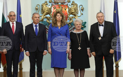 Президентът Илияна Йотова удостои дейци от областта на науката и образованието с орден "Св. св. Кирил и Методий"