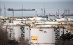 Застрахователите започват да преразглеждат рейтингите на руските петролни терминали