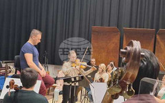 Български диригент с международна кариера и млада сръбска цигуларка откриват 40-ия Младежки музикален форум със Симфониета – Враца