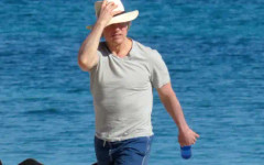 Плешив и с бирено коремче: Том Круз втрещи феновете