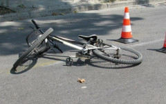 10-годишно дете, карало велосипед, е в болница след удар в товарен автомобил