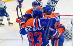 Eдмънтън победи Ванкувър в последния ден от редовния сезон в НХЛ
