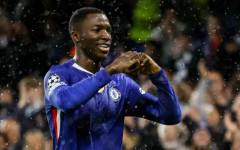 Мойсес Кайседо подписа нов дългосрочен контракт с Челси