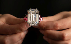 Арести след опит за продажба на нелегално внесен 80-каратов диамант на "Капалъчаршъ"