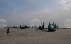 Около 900 рохинги бежанци са загинали или са изчезнали безследно при корабокрушения през 2025 г., по данни на ООН