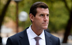 Обвиненият във военни престъпления австралийски войник излиза от ареста под гаранция