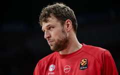 Упорито проклятие дебне отново Везенков и Олимпиакос - ще се измъкнат ли този път от клещите му?