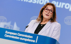 Обстановката в Ормузкия проток беше неприемлива, заяви еврокомисар след съобщенията, че Иран ще освободи протока, докато трае примирието