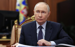 Рейтингът на Путин се понижава за шеста поредна седмица