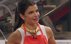 Славена Вътова остана без сутиен в Hells Kitchen