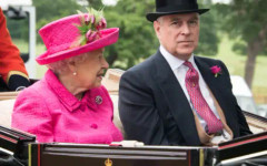 Кралица Елизабет II е изневерила на принц Филип с истинския баща на Андрю?