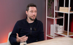 5 човека екип: Стартираща компания произвежда дронове с пробег над 3 часа в центъра на София