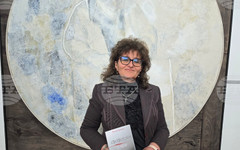 "Свободен плен" е новата стихосбирка на плевенската поетеса Велина Ценкова