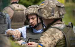 Зеленски сключва нови договори за оръжия и военна помощ със съюзниците, за да защити страната си от Русия