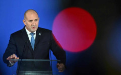 Радев: На Украйна не трябва да се предоставя военна помощ