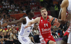 Александър Везенков отново е топреализатор на Евролигата