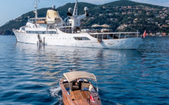 Продават първата суперяхта в света за над €50 млн.