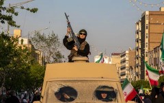 Хиляди жени излязоха на протест срещу САЩ и Израел в Техеран