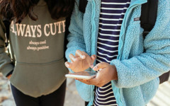 Амбициозният проект на ЕС за онлайн възрастова проверка се сблъска с критики още преди старта