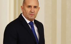 "Политико": Позицията на Радев за Украйна поражда тревога в Брюксел