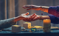 Бум на продажбите на кристални топки и амулети: Войната тласна руснаците към магията