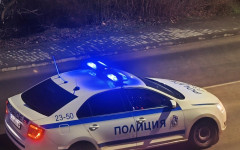 Нощен екшън и двама задържани: Заплахи, бягство и боеприпаси след катастрофа в Крън