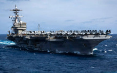 USS George HW Bush променя маршрута си, за да избегне Баб ал-Мандеб